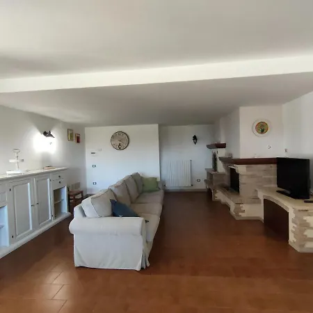 Wonderful In With Shared Swimming Pool *