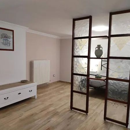 Wonderful In With Shared Swimming Pool *