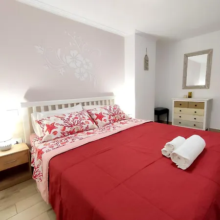 Wonderful In With Shared Swimming Pool Apartment